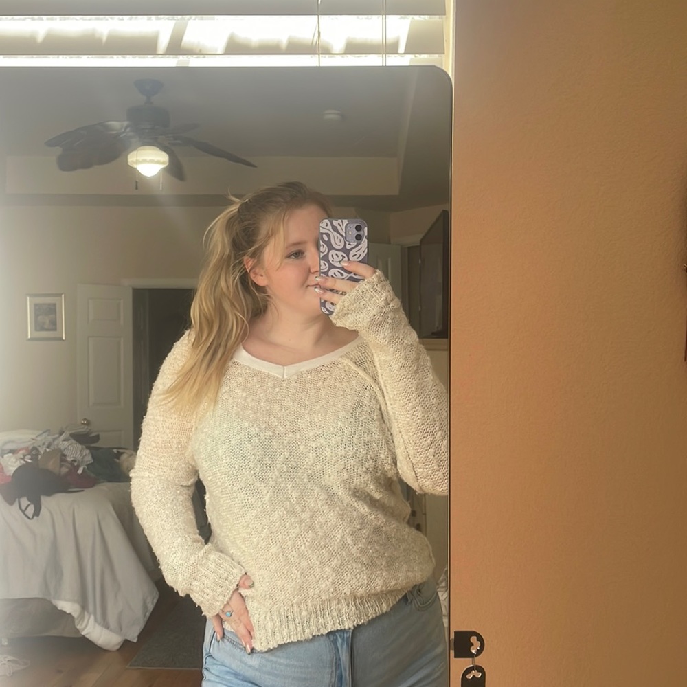 The cutest light weight sweater